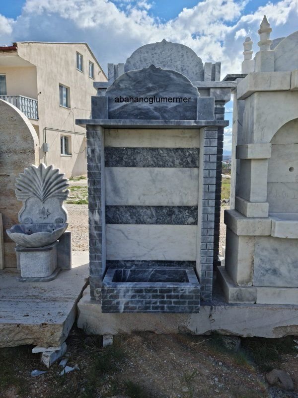Mermer hayır çeşmesi