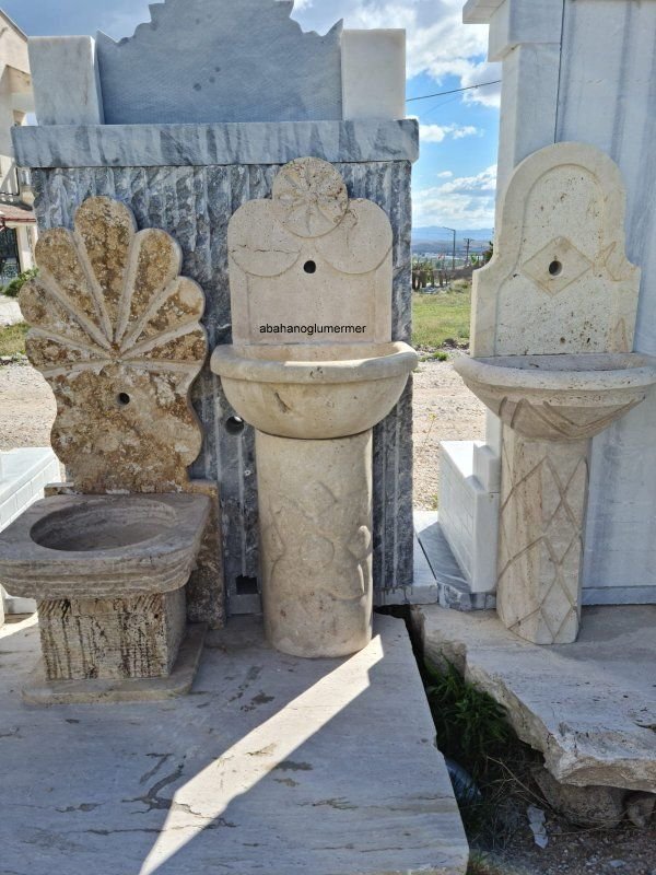 Mermer hayır çeşmesi