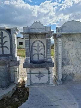 Mermer hayır çeşmesi