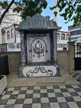 Mermer hayır çeşmesi