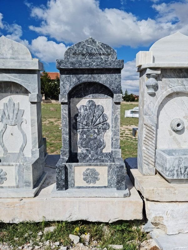 Mermer hayır çeşmesi